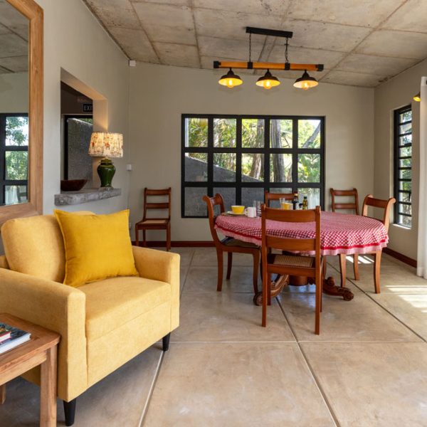 3-OLEANDER LIVING BREAKFAST-1